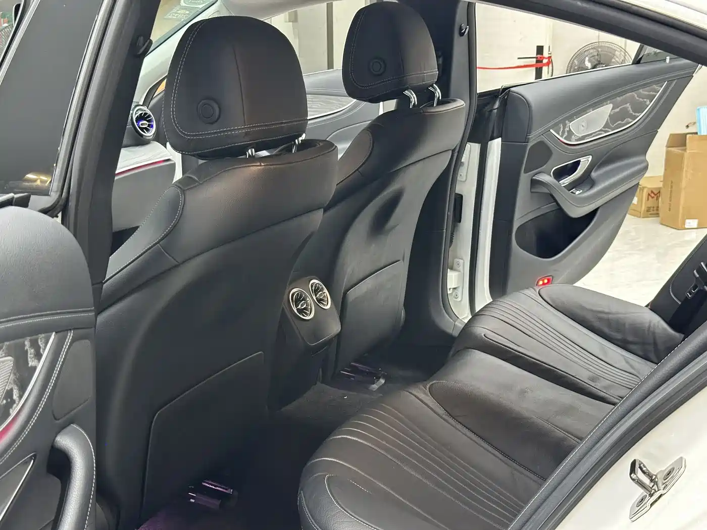 Photo 5 - Mercedes-Benz CLS