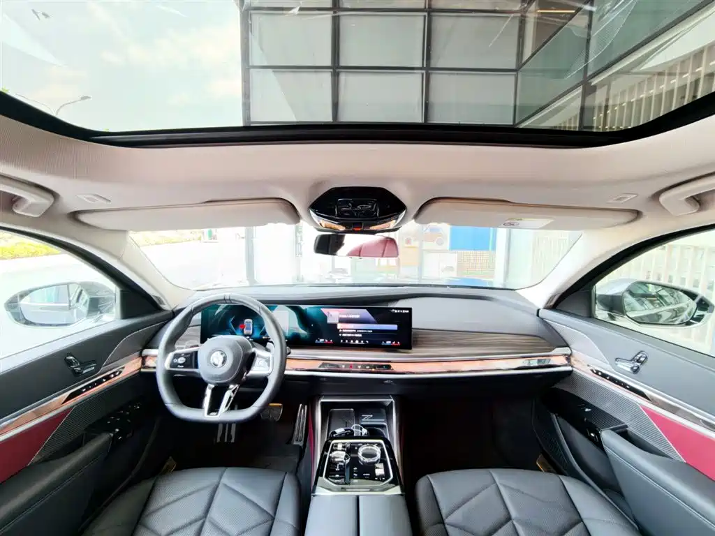 BMW 7-SERIES