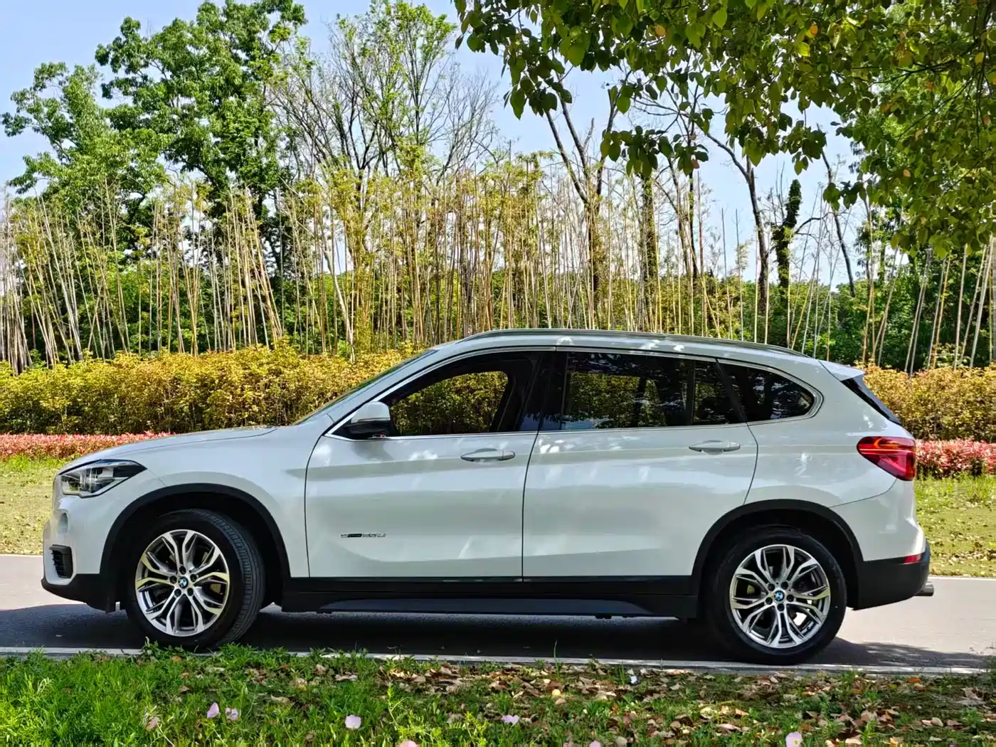 BMW X1 2018 sDrive20Li Leading Model фото 3