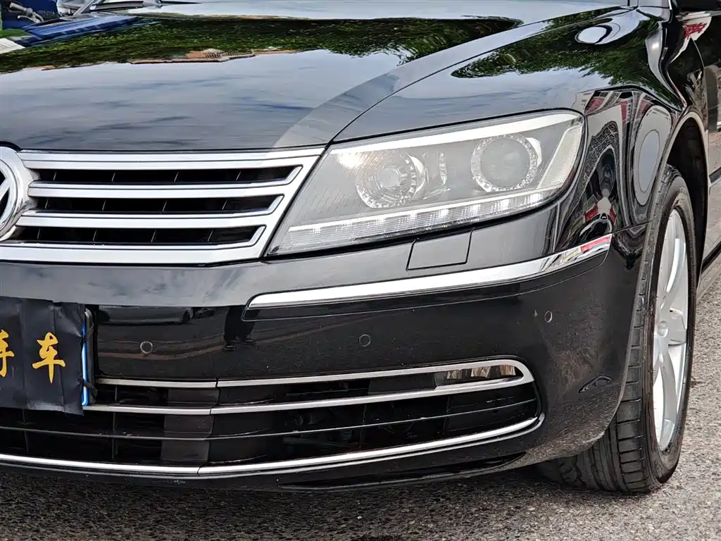 VOLKSWAGEN PHAETON