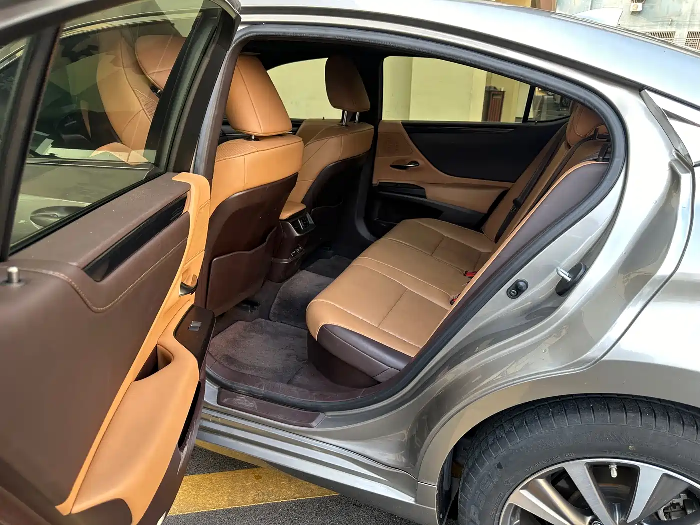 Lexus ES 2020 Model 300h Excellence Edition China V фото 15