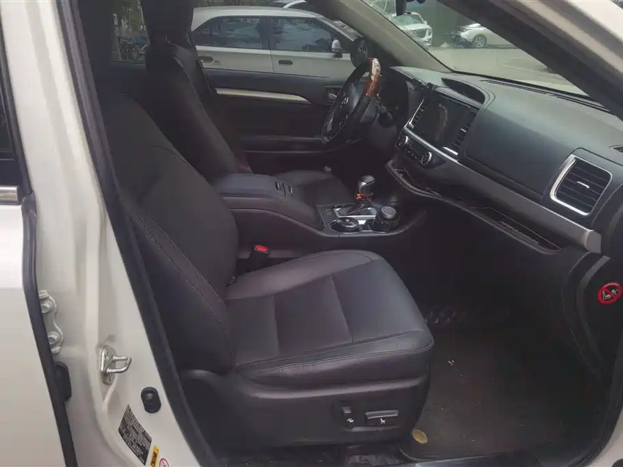 Toyota Highlander 2015 2.0T AWD Luxury Edition 7-seater фото 8