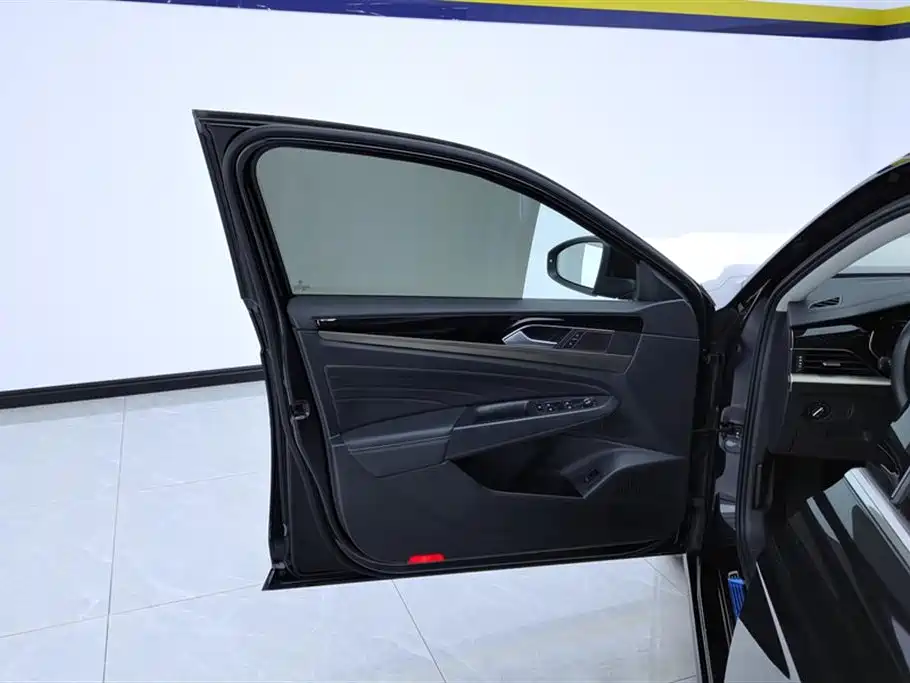 Volkswagen Passat 2020 330TSI Elite Edition China VI фото 7