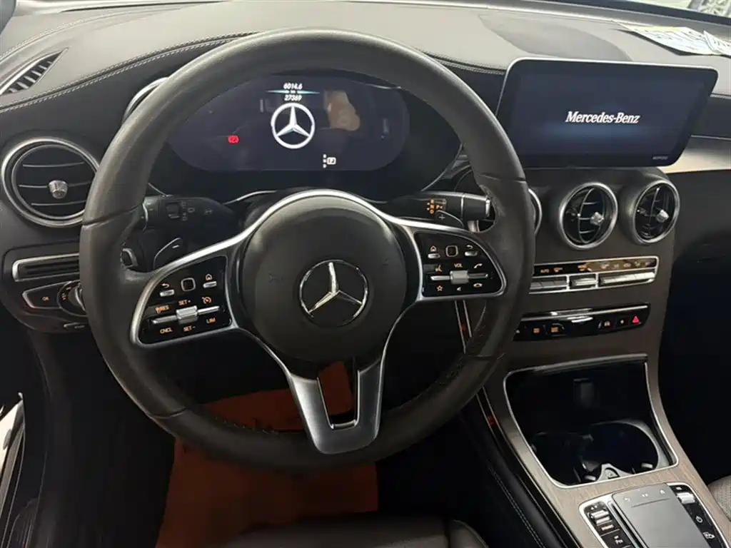 MERCEDES-BENZ GLC