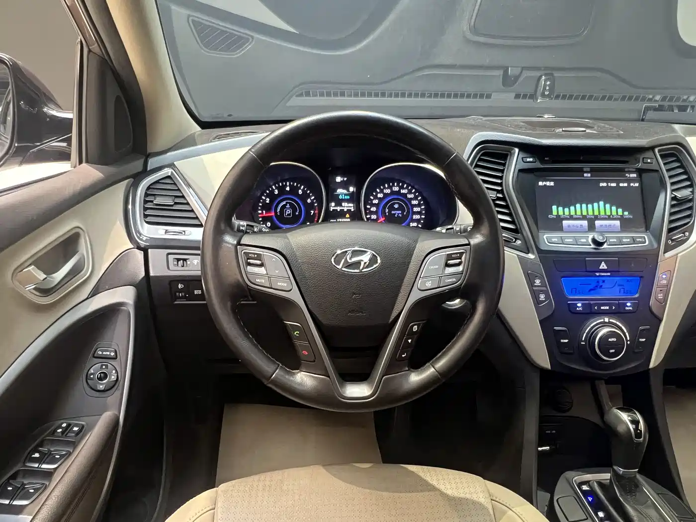 Hyundai Santa Fe 2013 2.4L Automatic AWD Premium фото 5