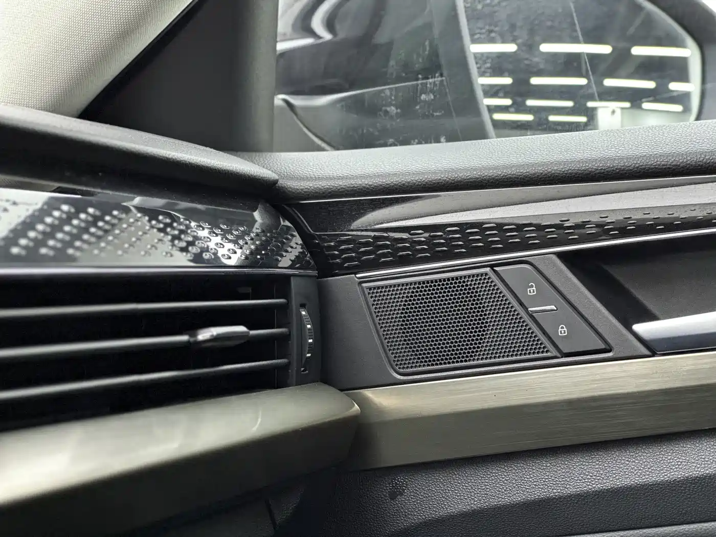 VOLKSWAGEN PASSAT NEW ENERGY