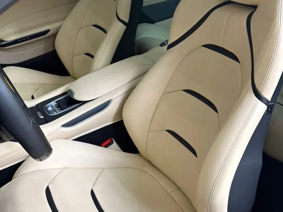 Ferrari GTC4Lusso 2016 6.3L V12 фото 11