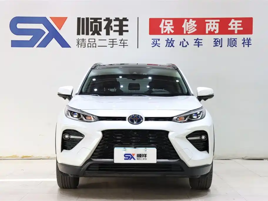 Toyota Wildlander 2023 Hybrid 2.5L E-CVT AWD Premium Edition фото 2
