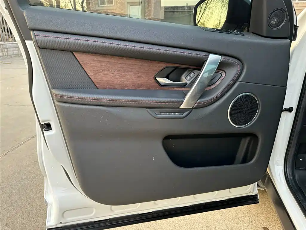 Land Rover Discovery Sport 2020 249PS R-Dynamic Performance Tech 7-seater фото 13
