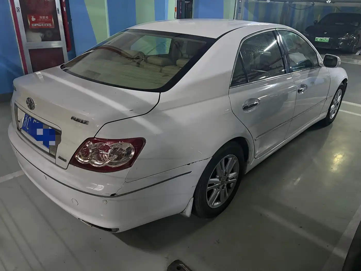 Фото 10 - Toyota Reiz