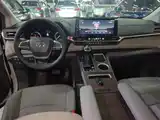 Фото 10 - Toyota Granvia