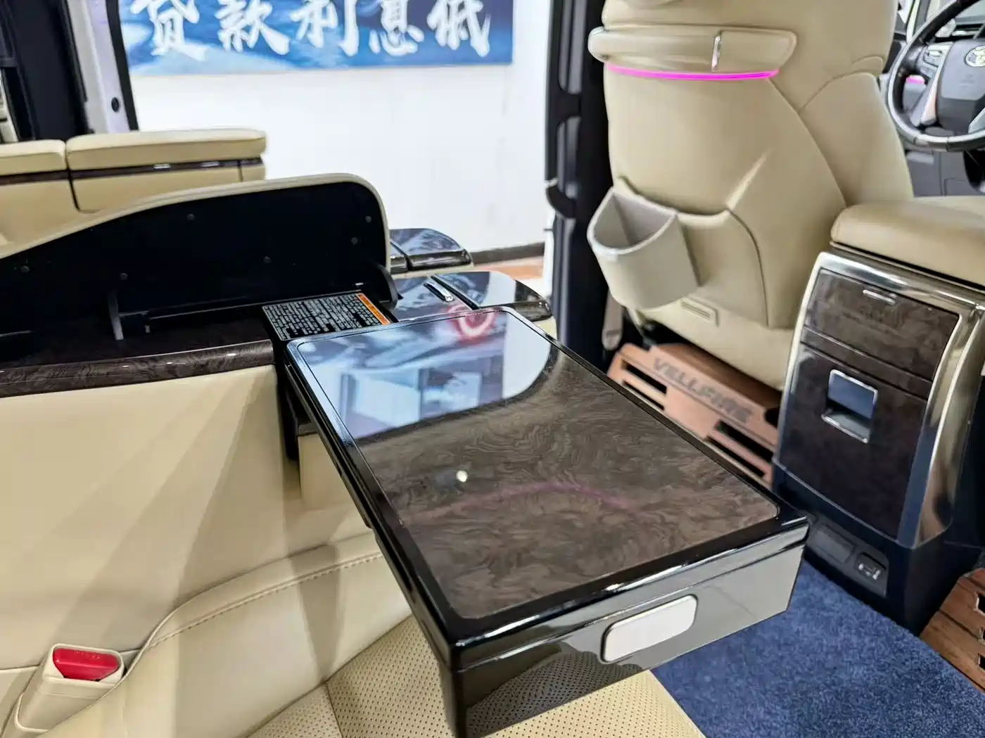 Toyota Vellfire 2021 Crown Hybrid 2.5L HV Premium Edition фото 8