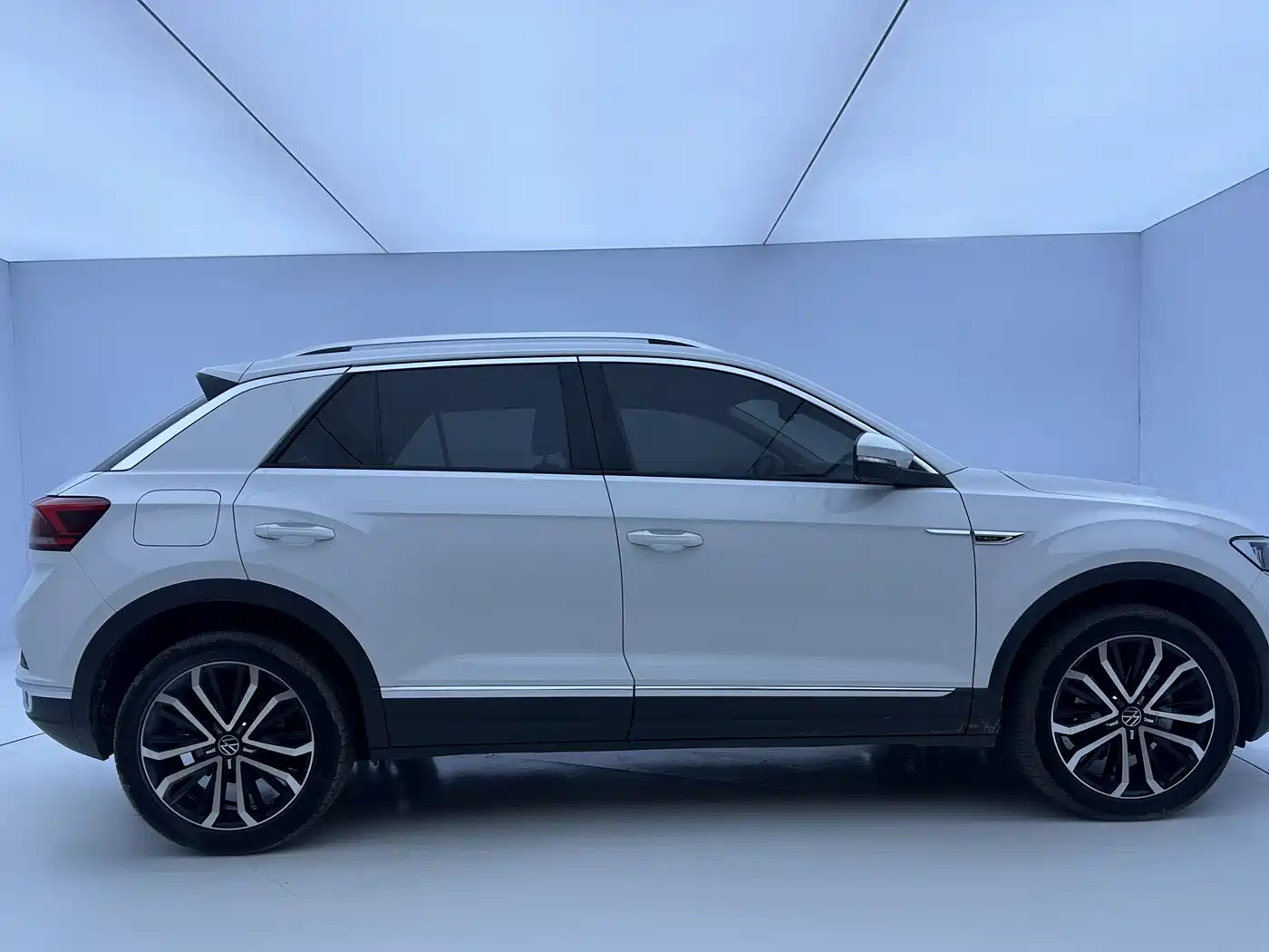 VOLKSWAGEN T ROC EXPLORING SONGS