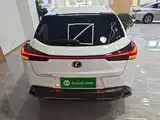Фото 6 - Lexus UX
