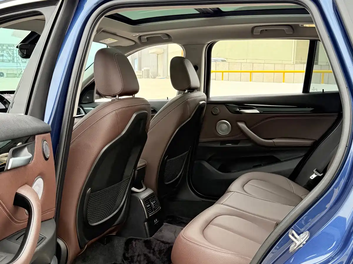 BMW X1 2022 sDrive25Li Leading фото 6