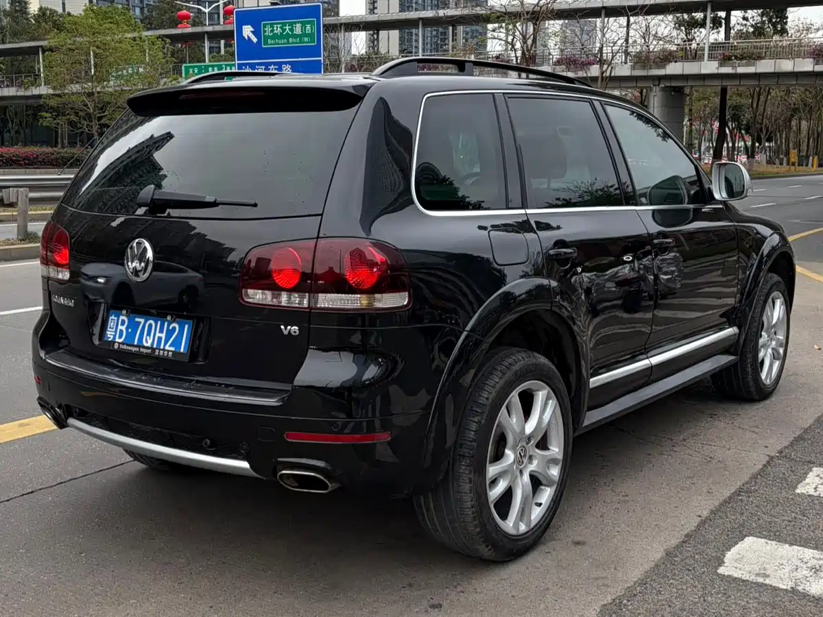 Volkswagen Touareg 2010 3.6 Limited Luxury Edition фото 4