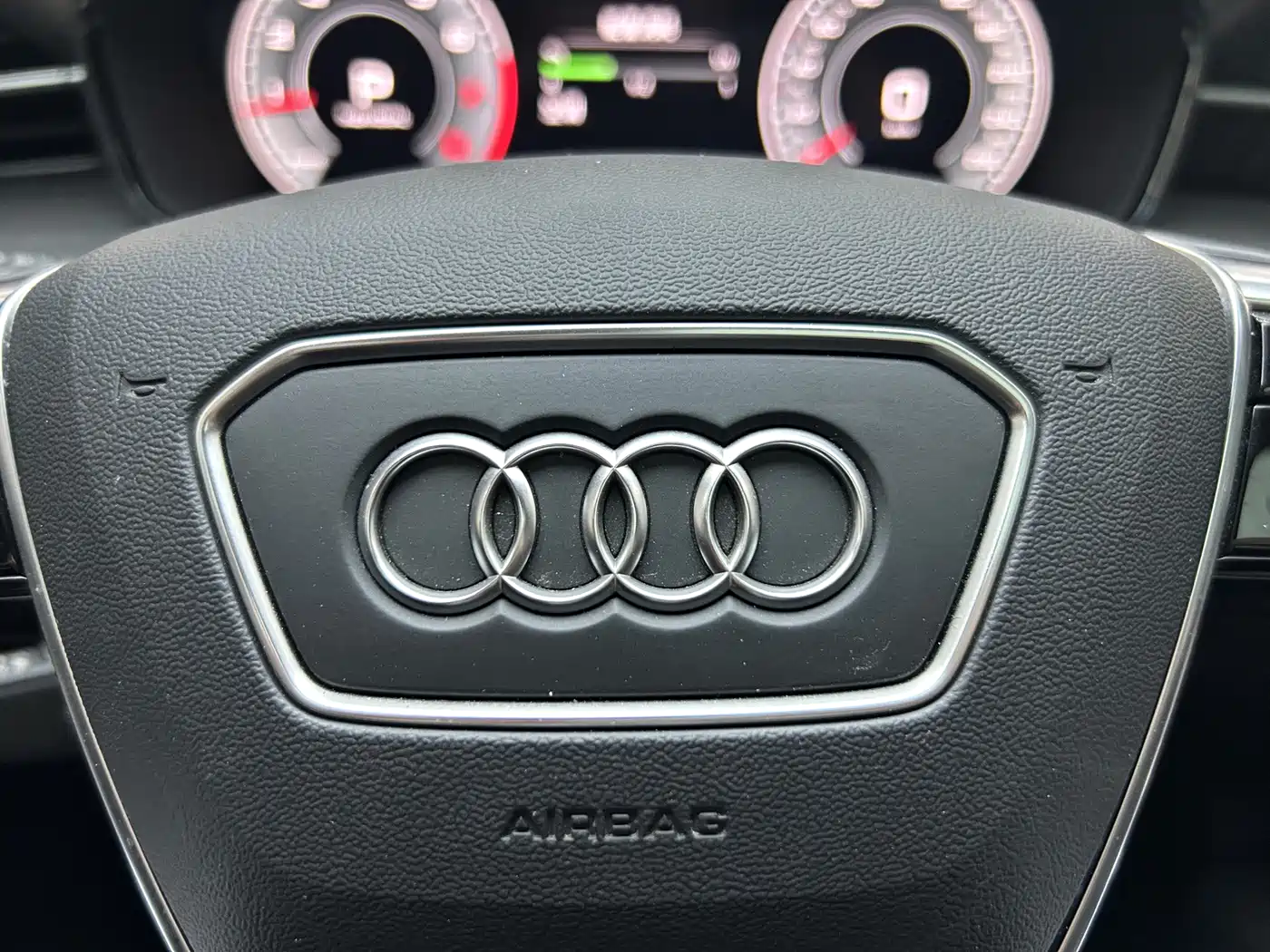 Audi Q6 2023 2023 40 TFSI quattro Cloud View Light Yulin Package