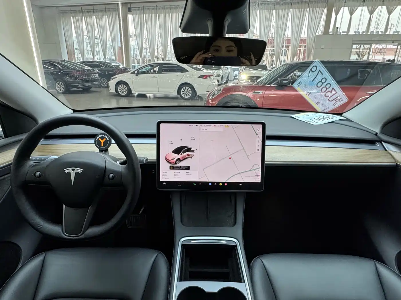 TESLA MODEL Y