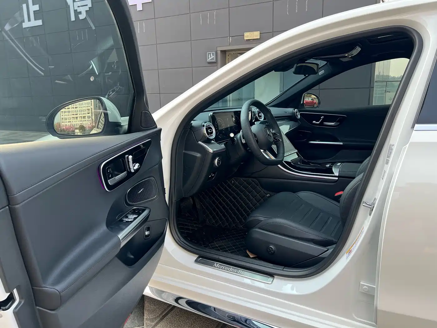 Mercedes-Benz C-Class 2024 C 260 L Sport фото 40