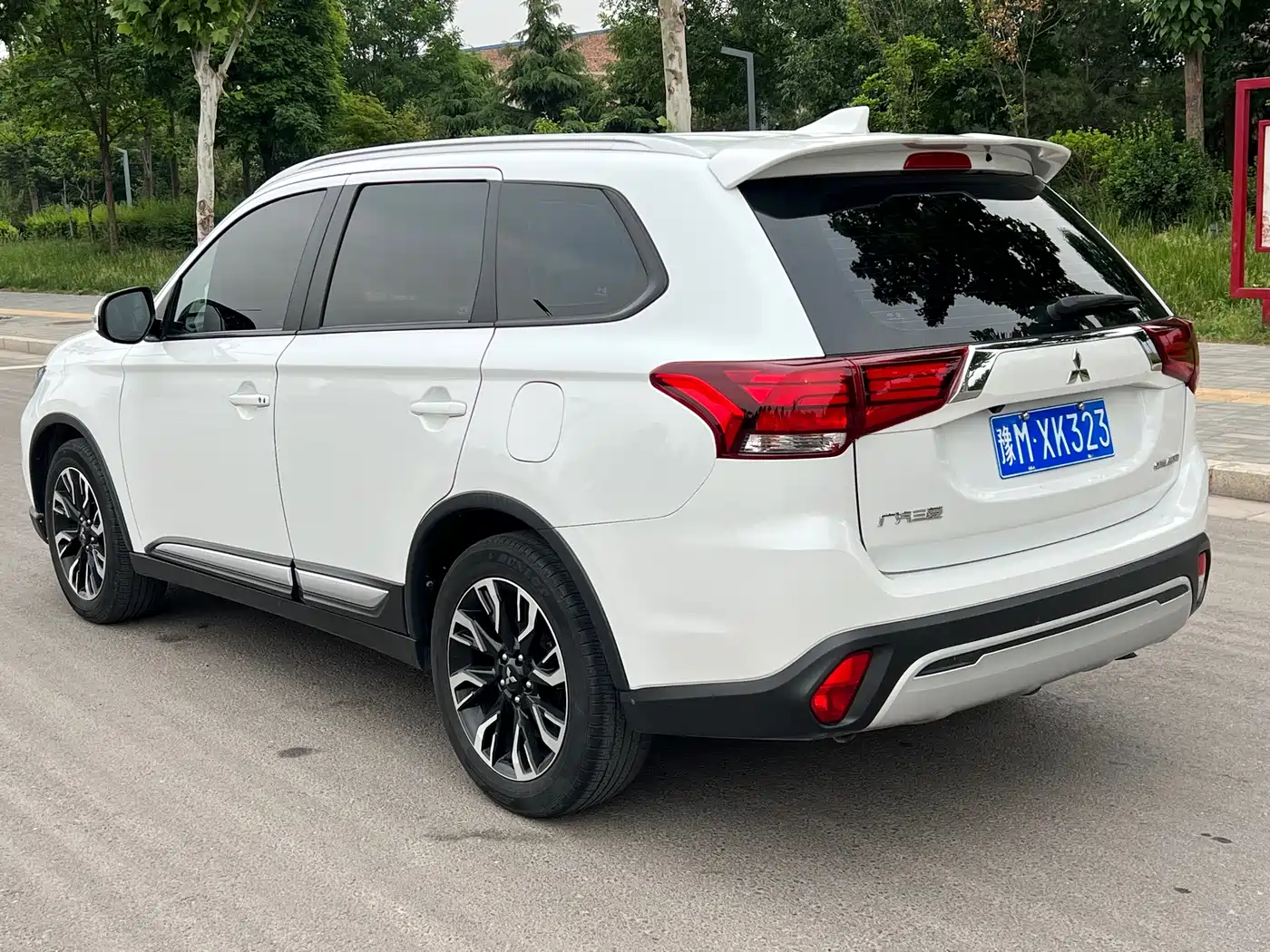 Mitsubishi Outlander 2019 2.0L 2WD Enjoy 7-Seater China VI фото 8