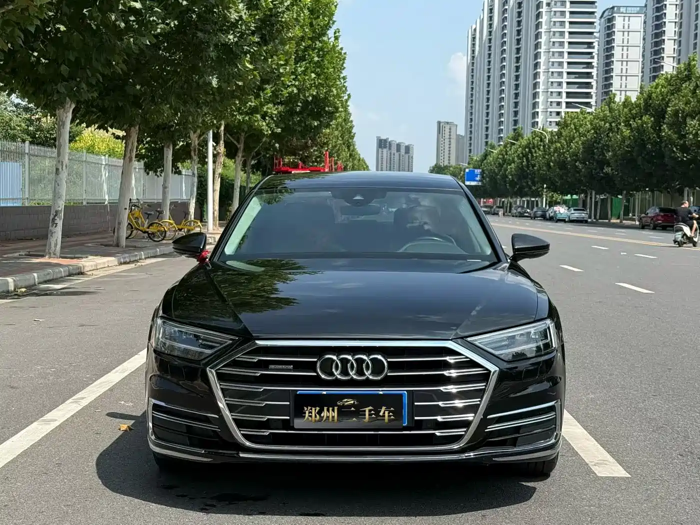 Фото 2 - Audi A8