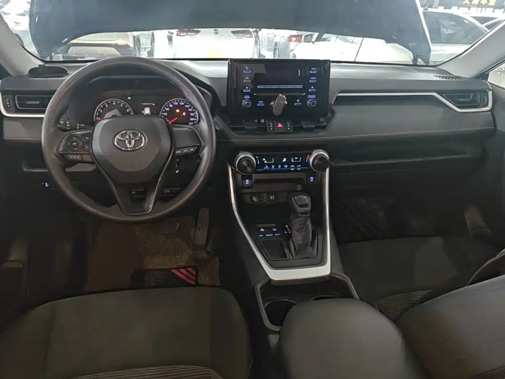 Фото 10 - Toyota Wildlander