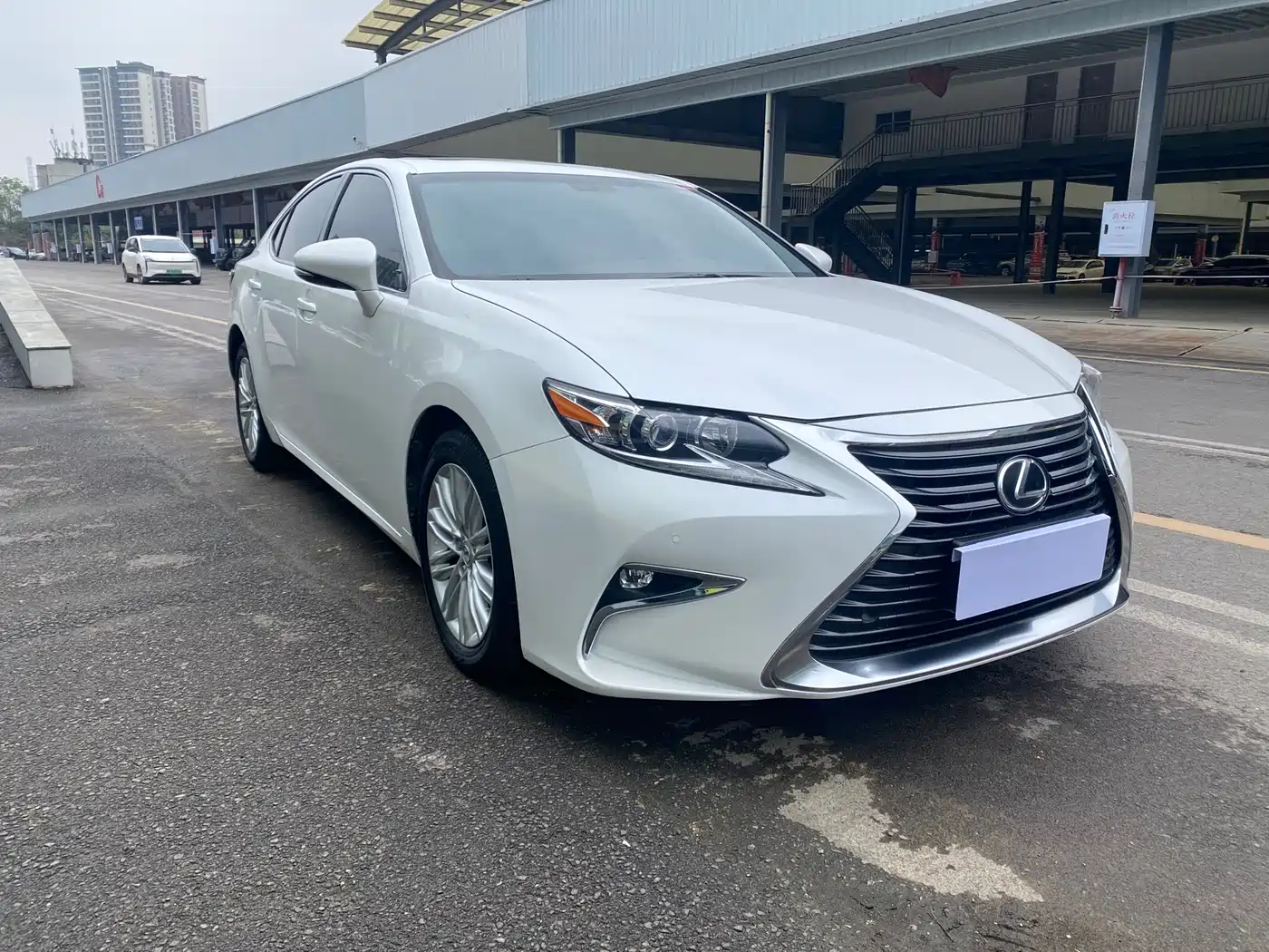 Lexus ES 2015 200 Elite Edition фото 3
