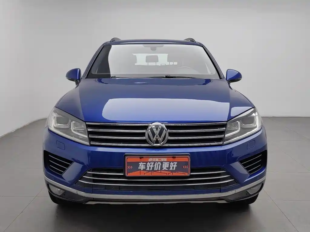 Фото 3 - Volkswagen Touareg