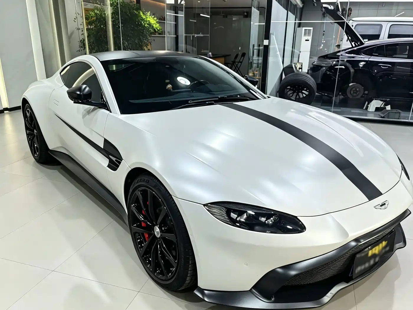 Aston Martin V8 Vantage 2019 2018 4.0T V8 Coupe