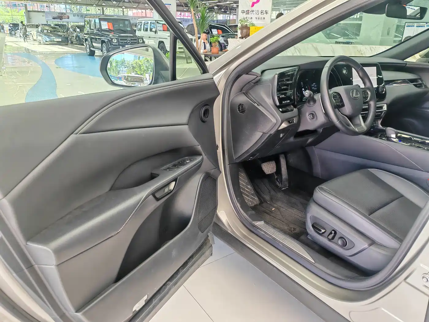 Lexus RX 2025 2025 300 4WD Premium Edition