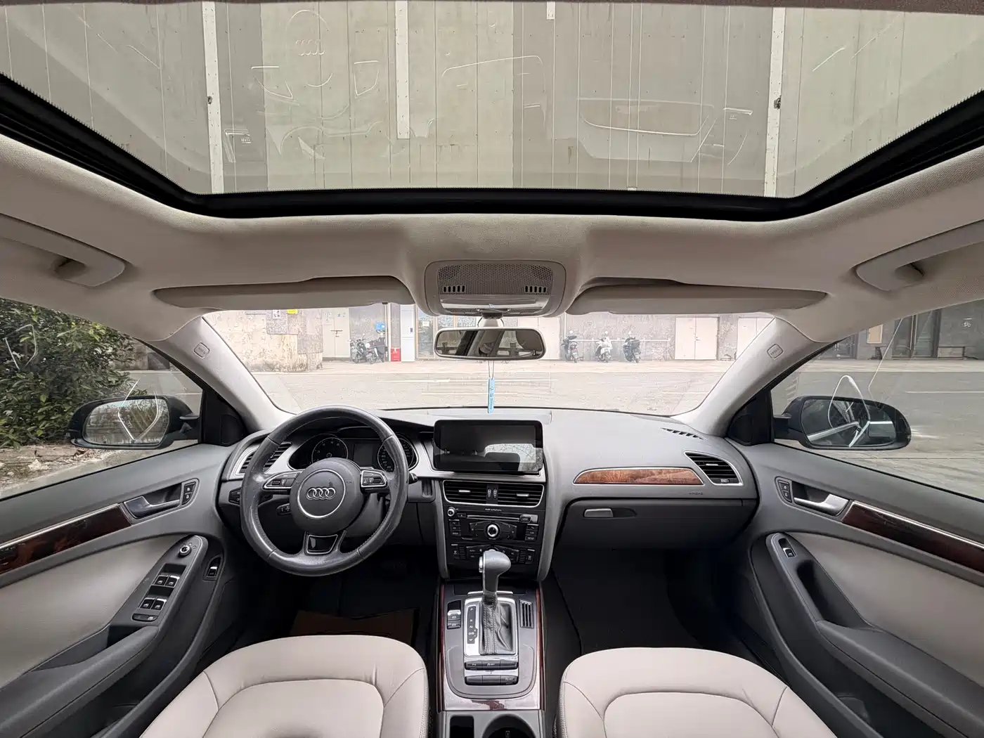 Audi A4L 2013 35 TFSI Automatic Standard фото 9