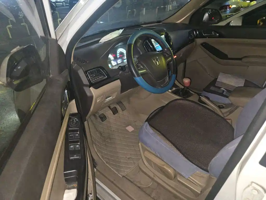 Baojun 730 2014 2014 1.5L Manual Luxury Navigation ESP Edition 7-Seater
