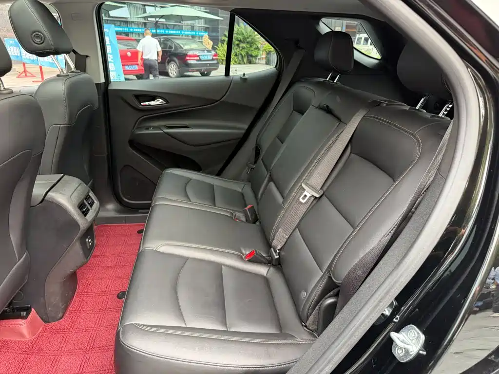 صورة 12 - Chevrolet Equinox