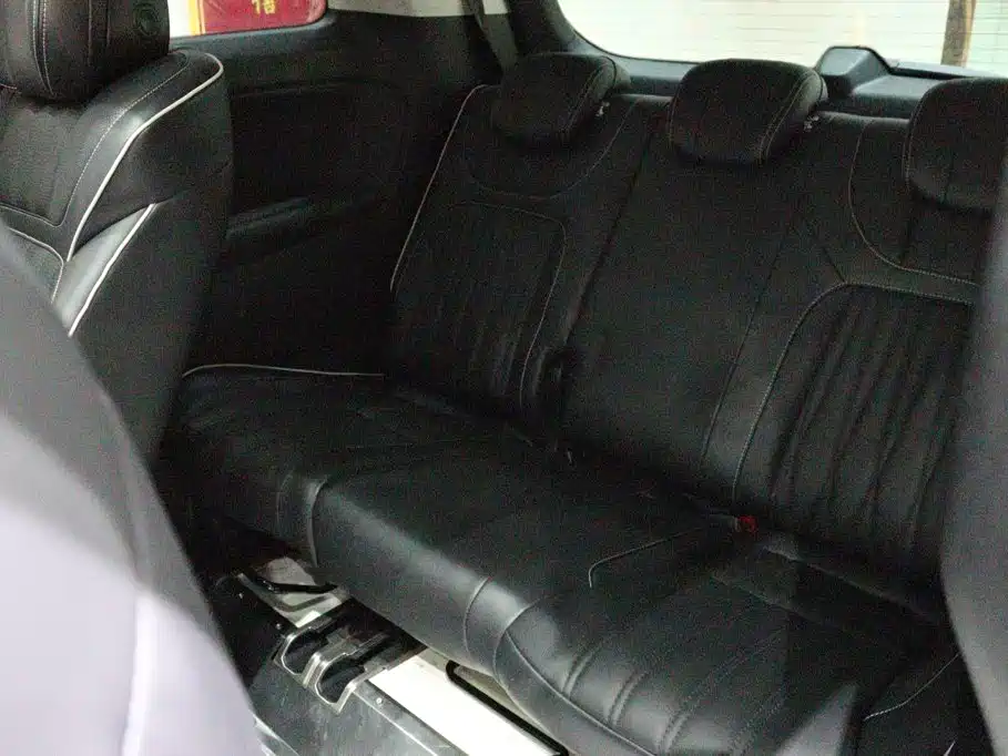 Фото 24 - Roewe iMAX8