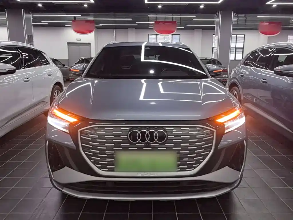 Фото 3 - Audi Q4 e-tron