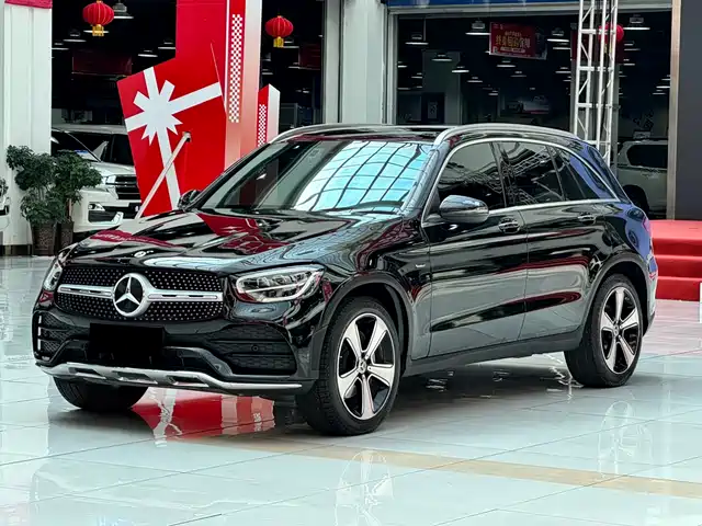MERCEDES-BENZ GLC