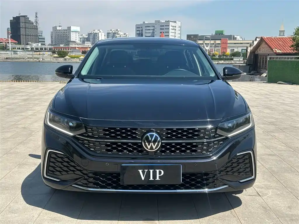 Volkswagen Passat 2024 330TSI Starlight Elite Edition фото 3