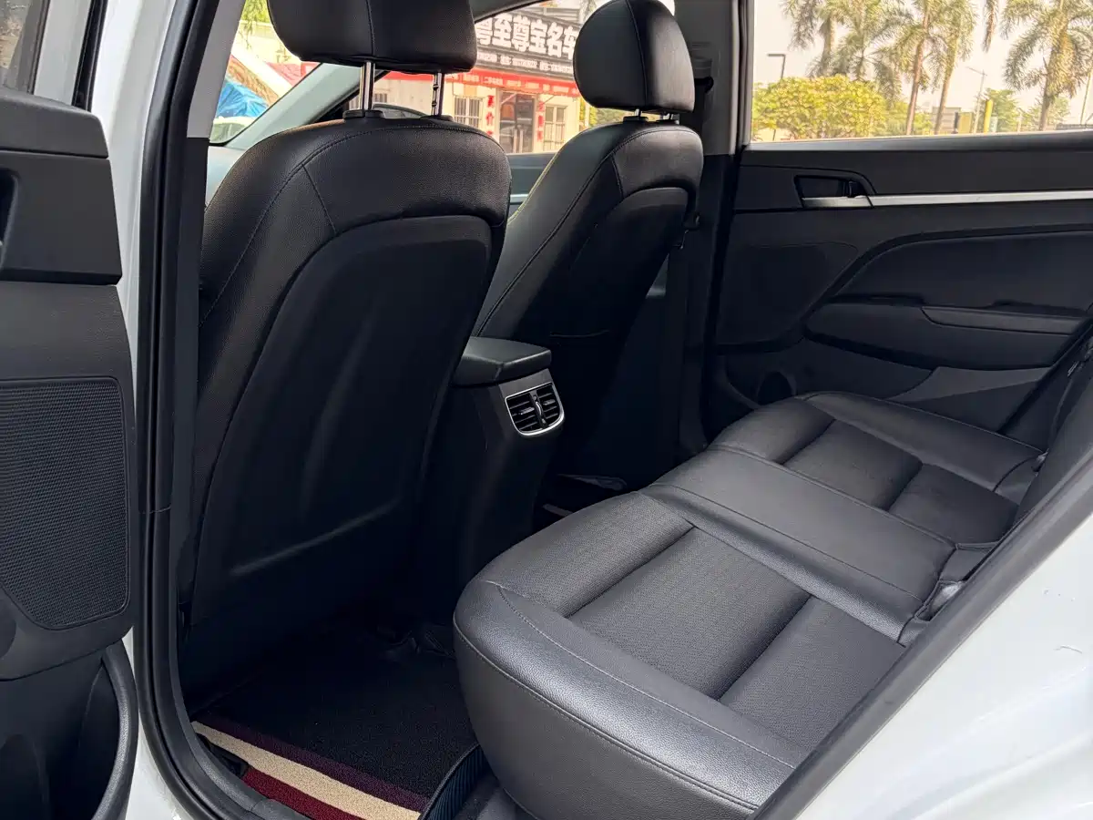 Hyundai Elantra 2020 1.5L CVT Smart Style·Elite фото 7