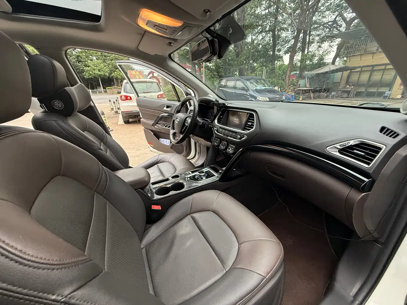 GAC Trumpchi Trumpchi GS4 New Energy 2017 1.5L PHEV Premium Edition фото 8