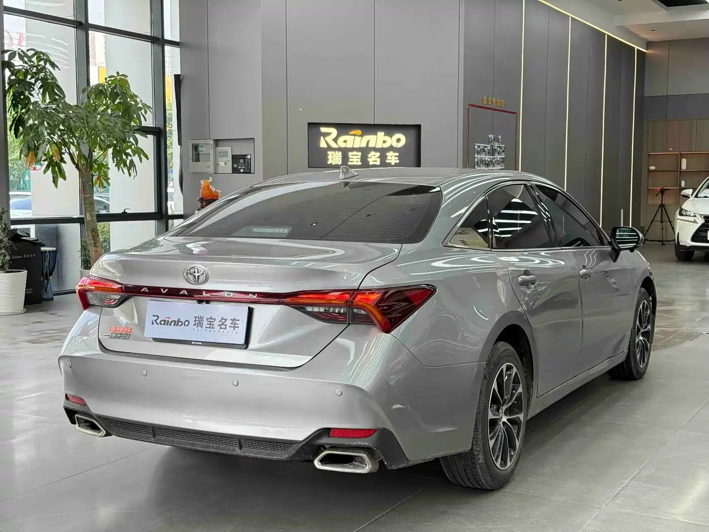 Toyota Avalon 2022 2.0L Progressive Edition фото 7