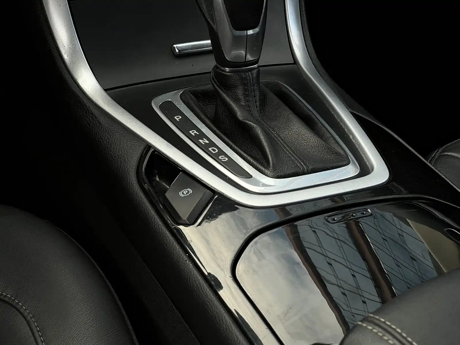 Фото 9 - Ford Edge