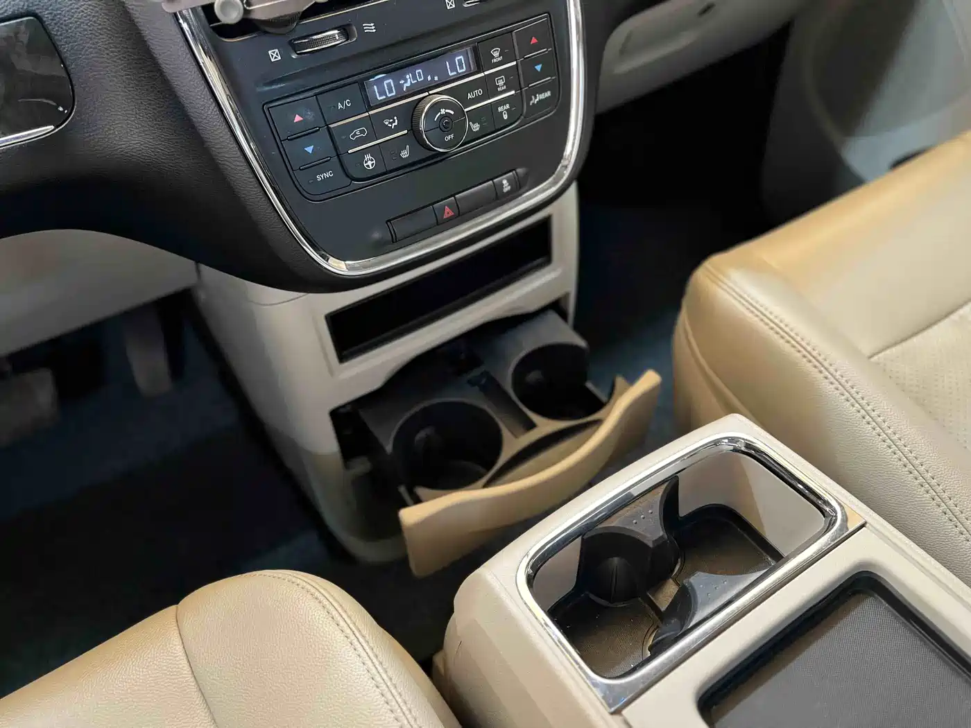 Chrysler Grand Voyager (Import) 2015 2014 3.6L Comfort Edition