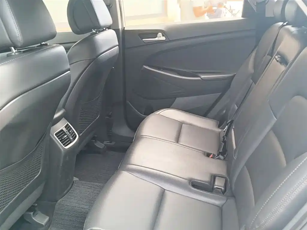 Hyundai Tucson 2015 1.6T Dual Clutch 2WD Smart фото 17