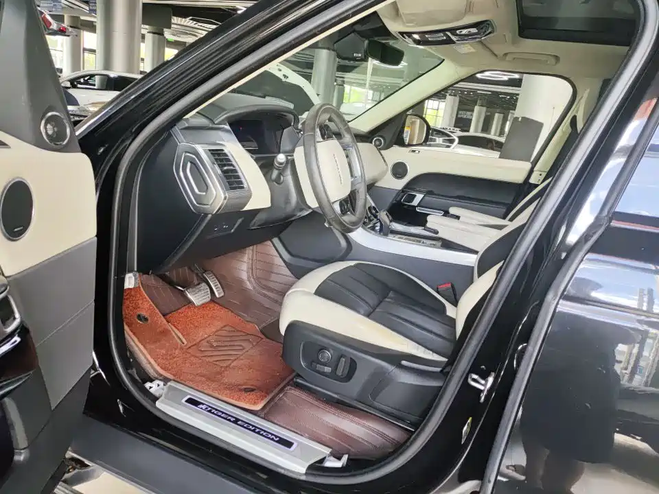 Фото 7 - Land Rover Range Rover Sport