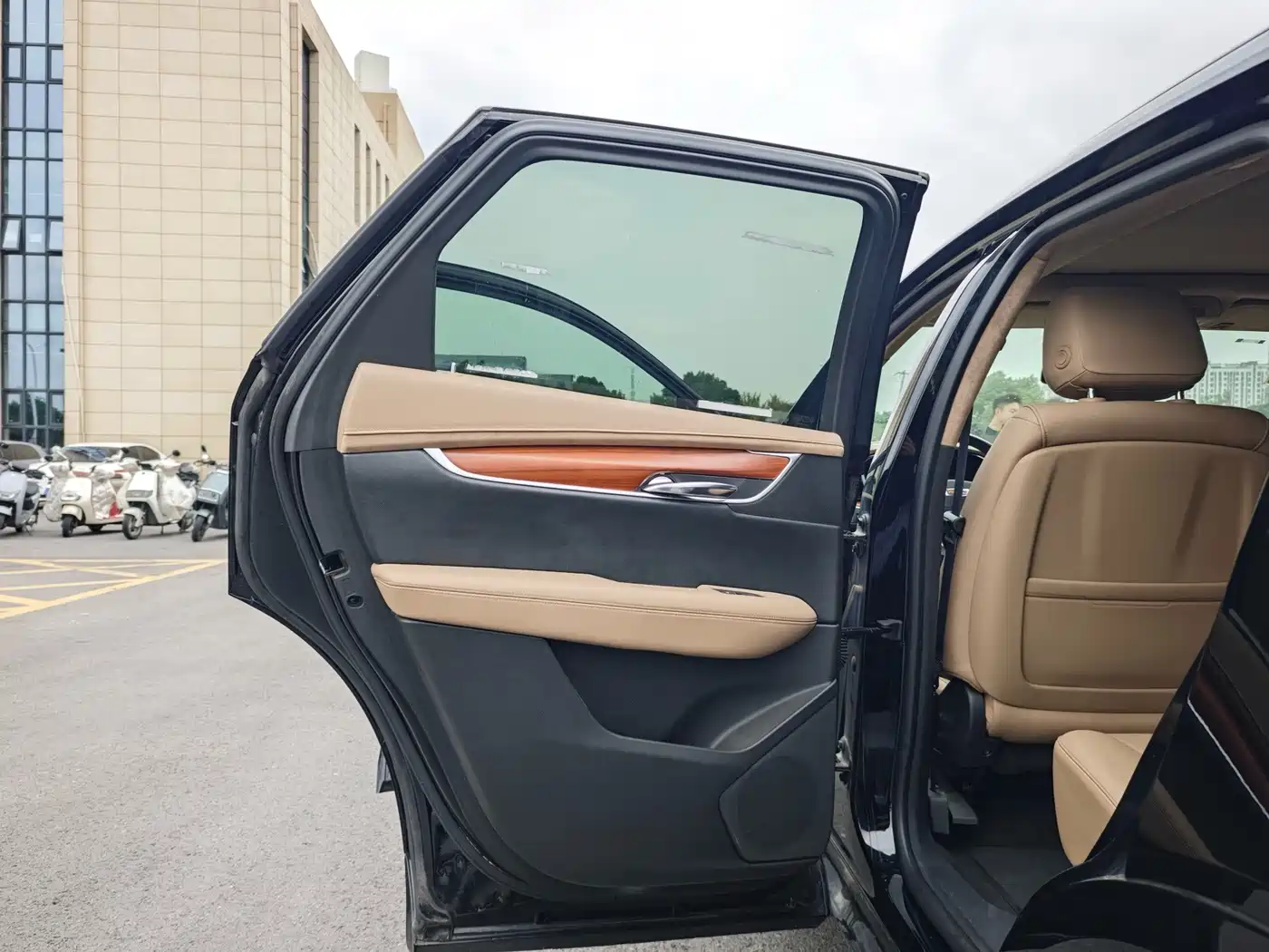 Cadillac XT5 2018 2018 28E 4WD Platinum Edition
