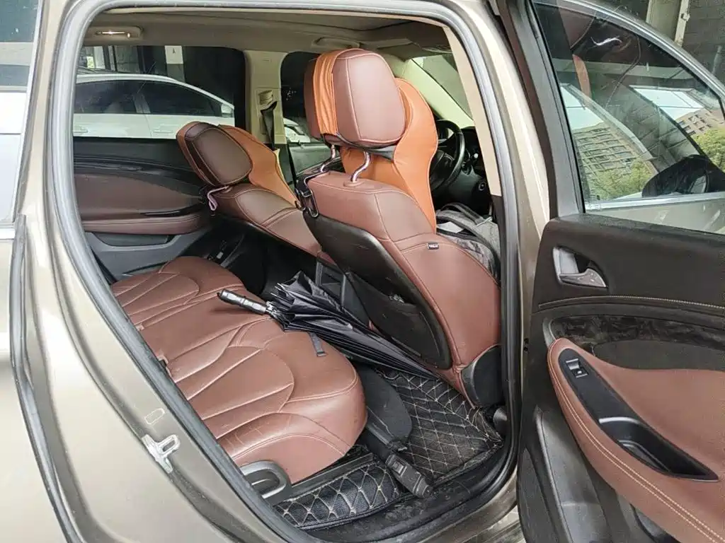 Фото 11 - Buick Envision Plus