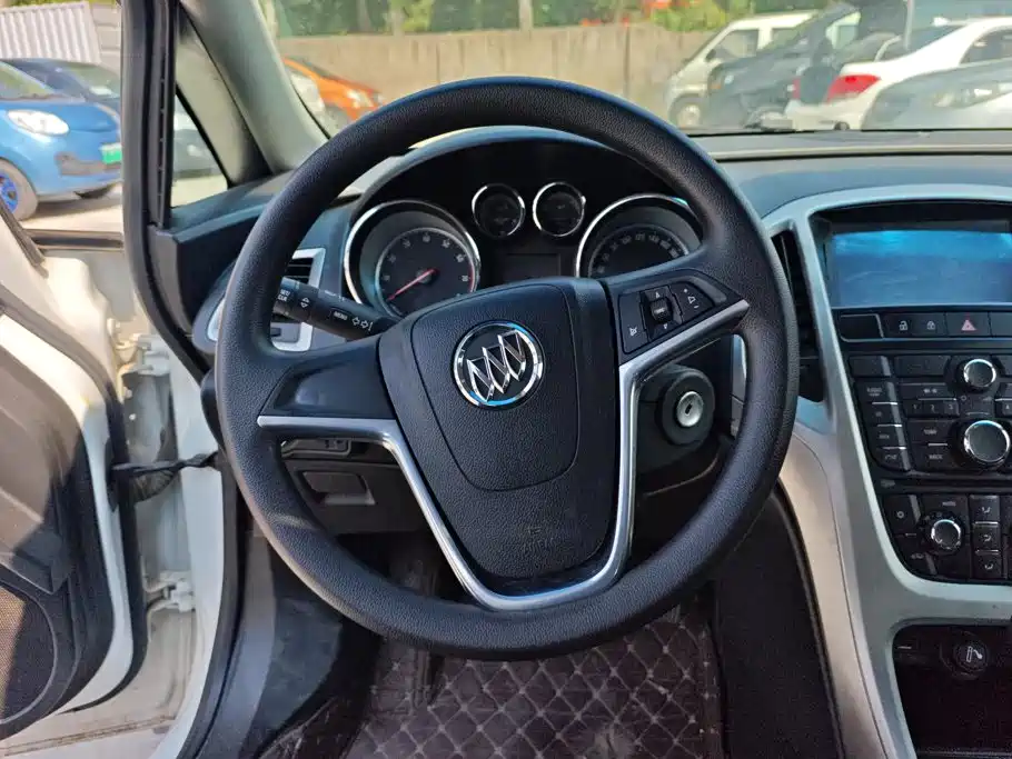 Фото 15 - Buick Excelle