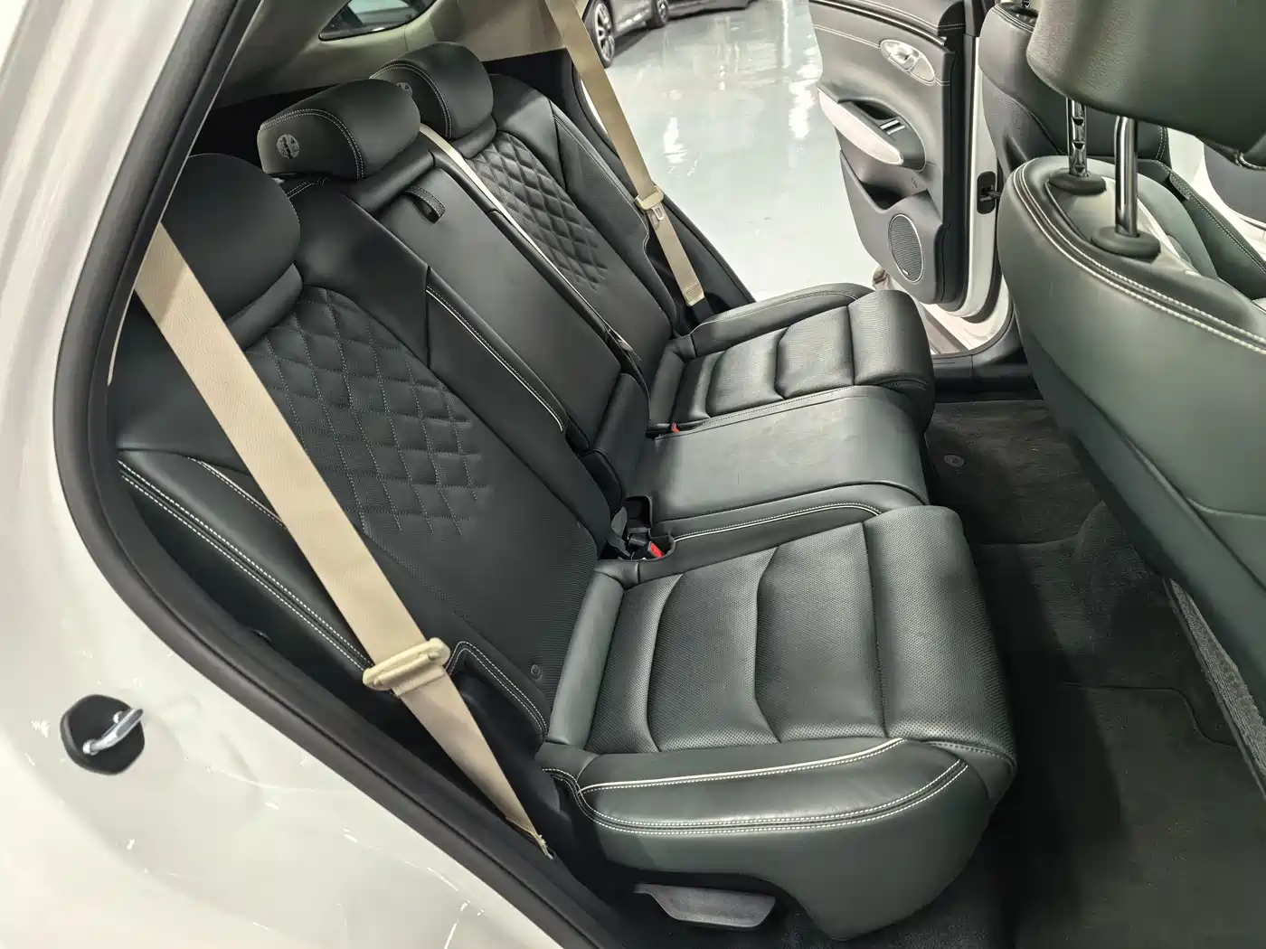 GENESIS PURE ELECTRIC GV70