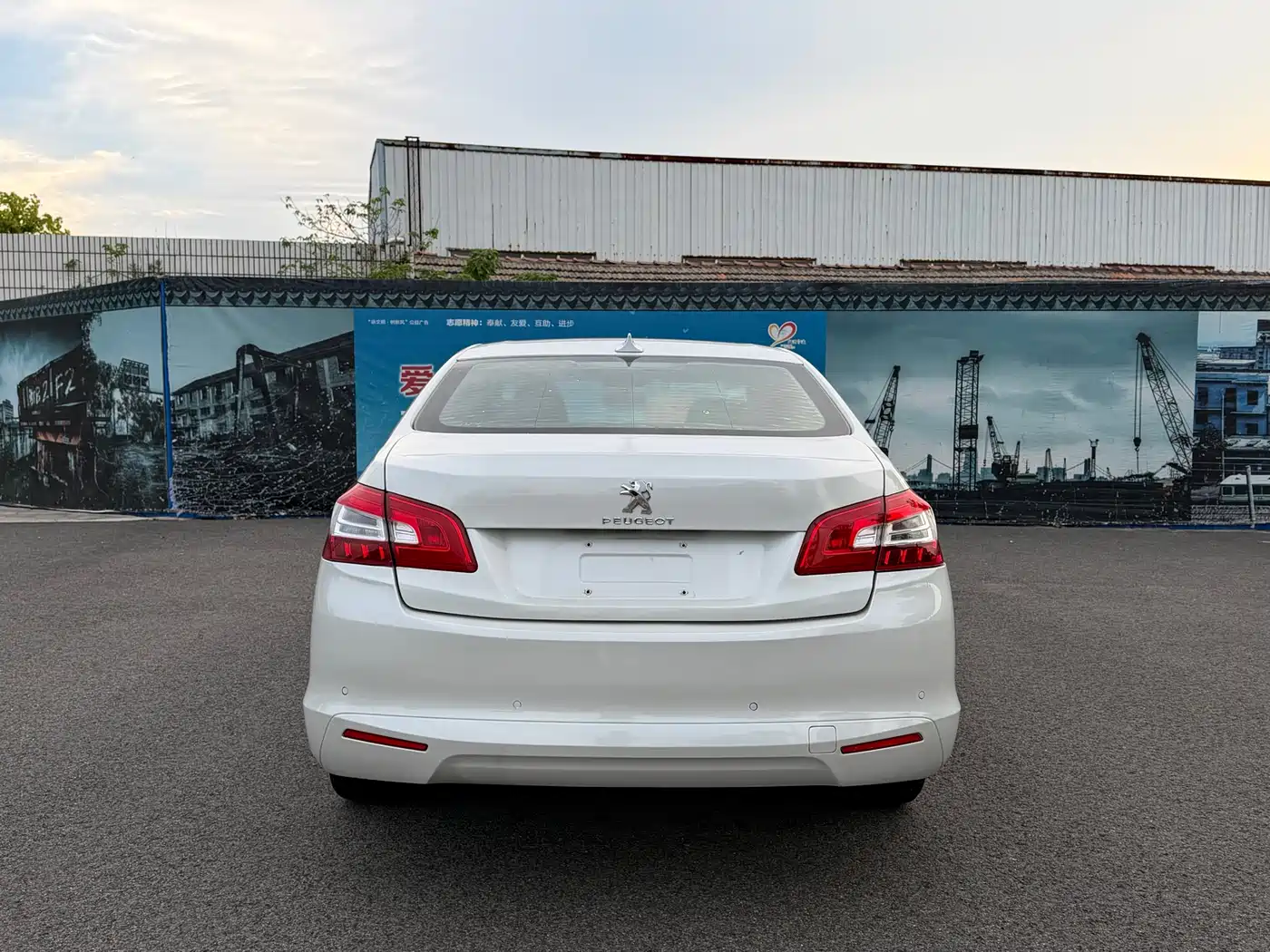 Peugeot 408 2014 1.8L Automatic Luxury Edition фото 5
