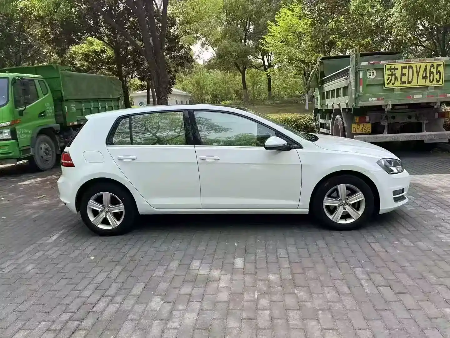 Фото 2 - Volkswagen Golf